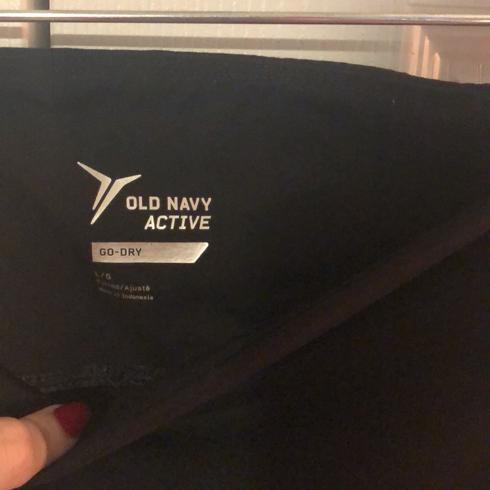 Old Navy Yoga Pants in black - Picture 6 of 8